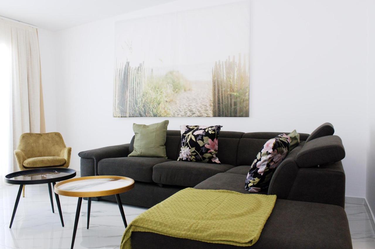 Musan Boutique Apartments 아이아 나파 외부 사진