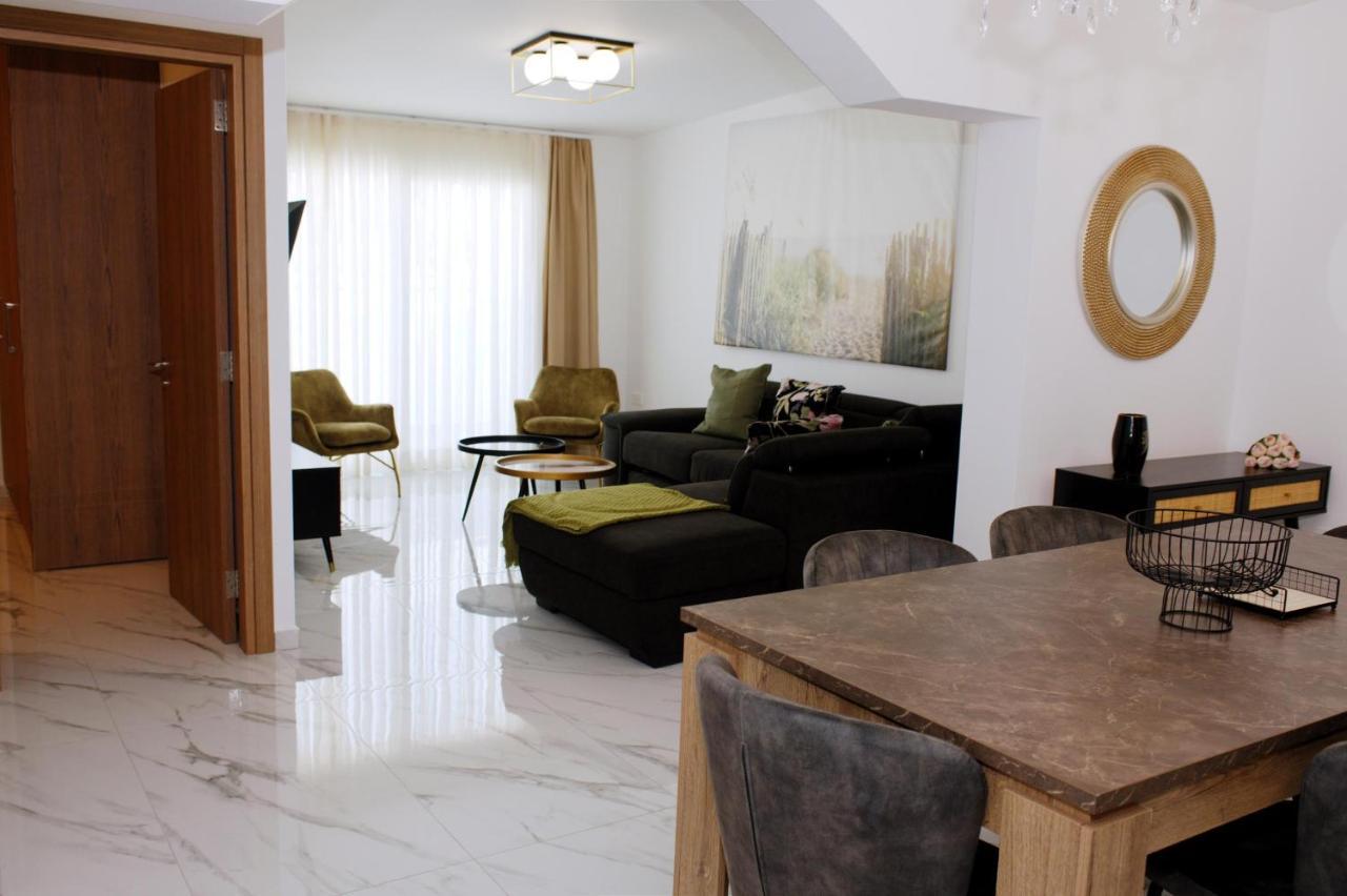 Musan Boutique Apartments 아이아 나파 외부 사진