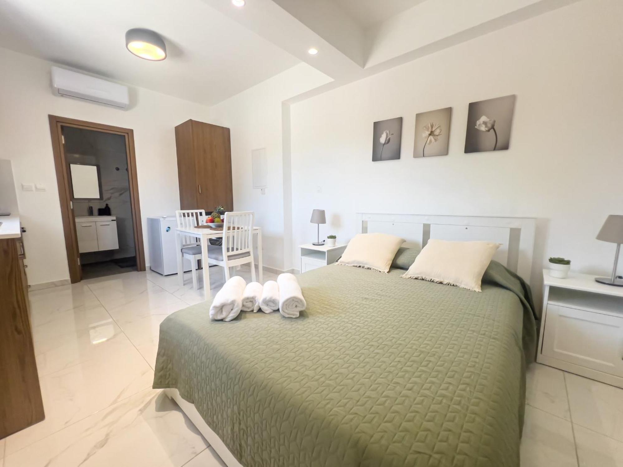 Musan Boutique Apartments 아이아 나파 객실 사진